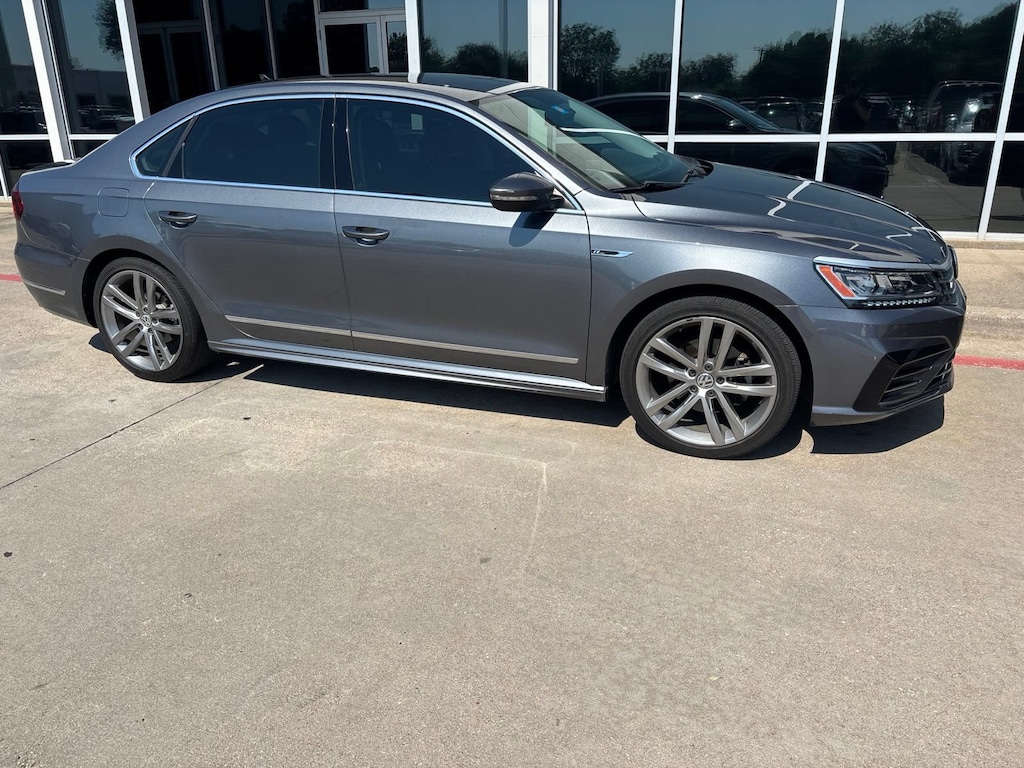 Used 2017 Volkswagen Passat 1.8T R-Line Sedan