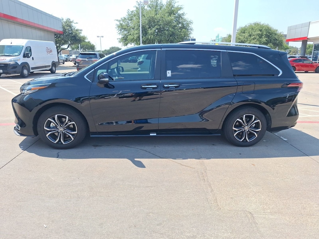Used 2025 Toyota Sienna 7-Pass - AWD - Entertainment Pkg Van Passenger Van