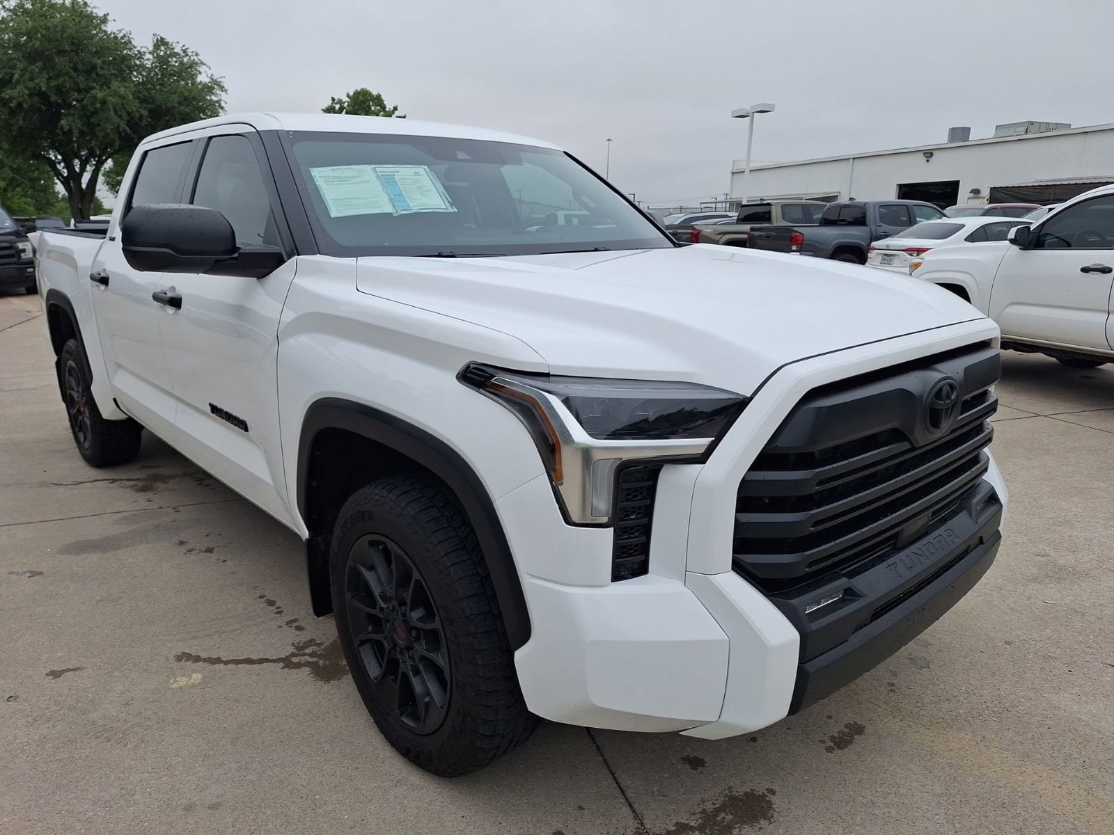 2025 Toyota Tundra SR5 - Photo 8