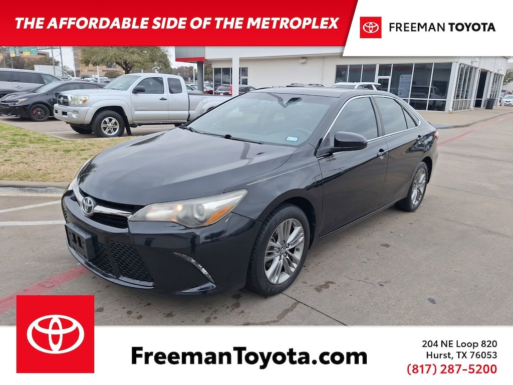 Used 2017 Toyota Camry SE Sedan