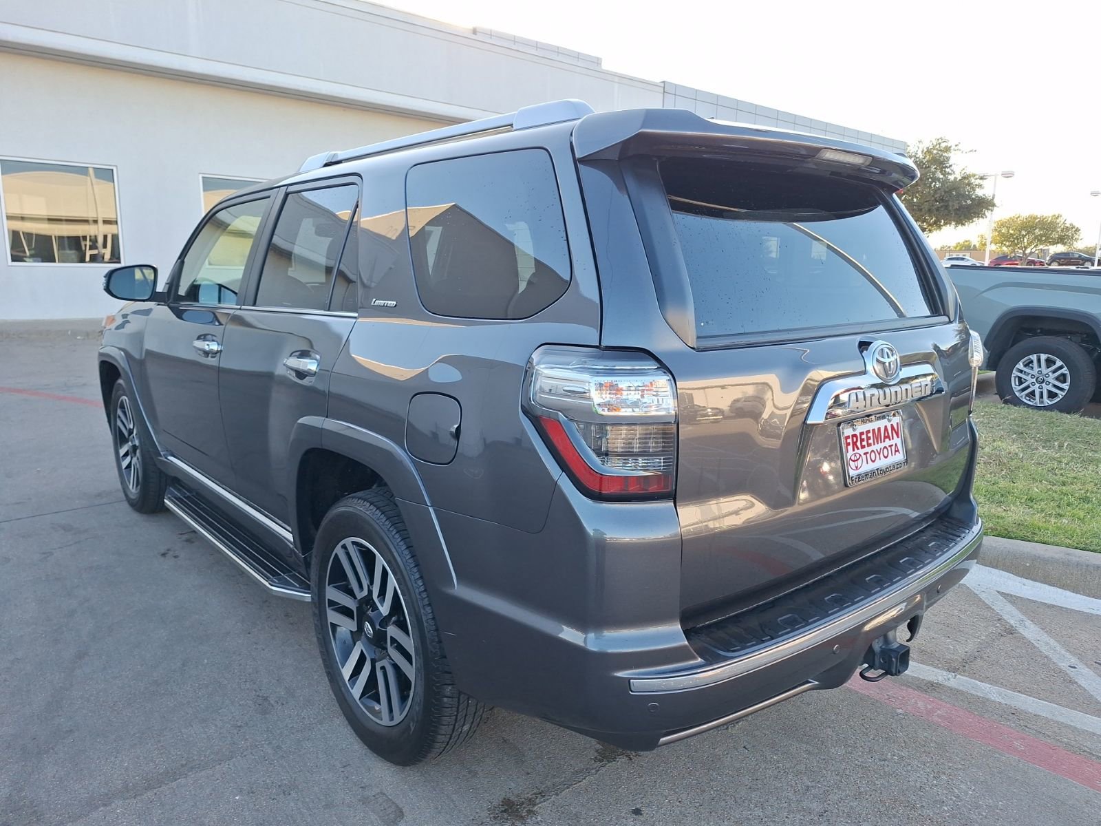 2018 Toyota 4Runner Limited photo 2