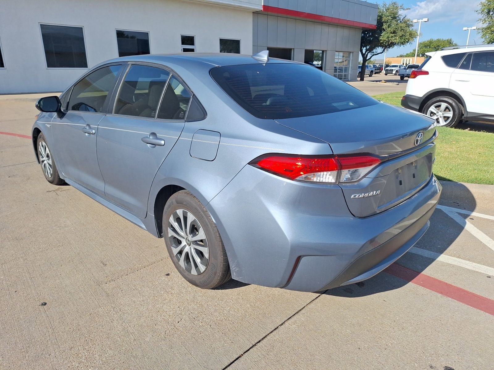 2021 Toyota Corolla LE photo 3
