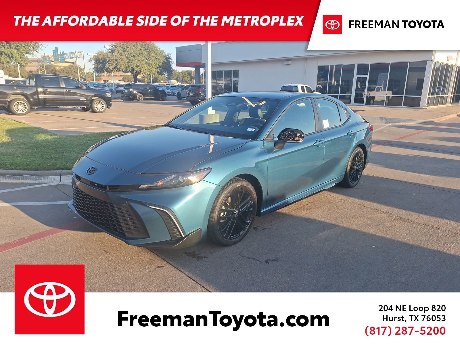 2025 Toyota Camry SE's photo