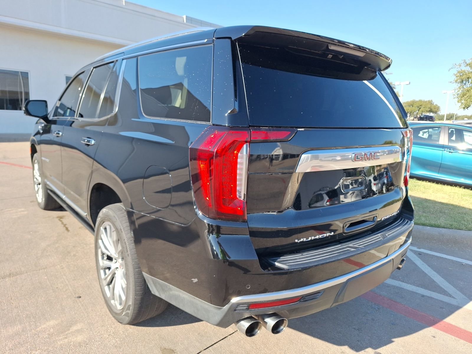 2021 Gmc Yukon Denali photo 2