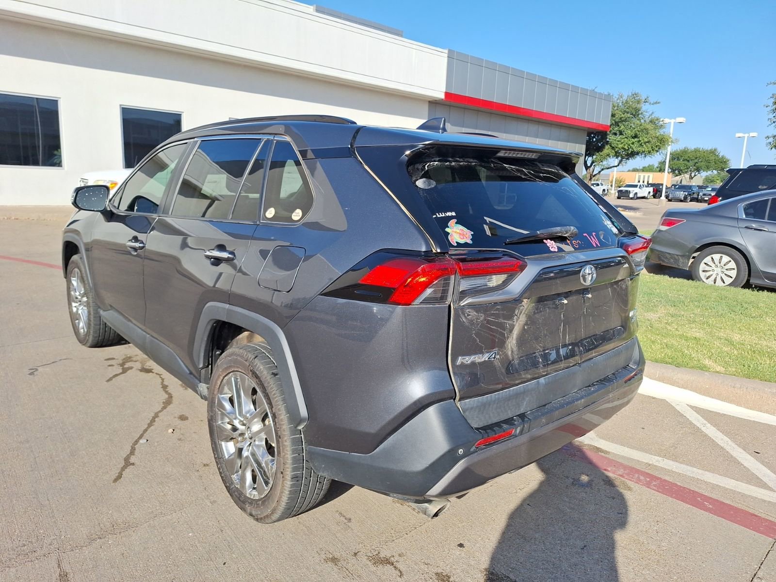 2020 Toyota RAV4 Limited photo 3