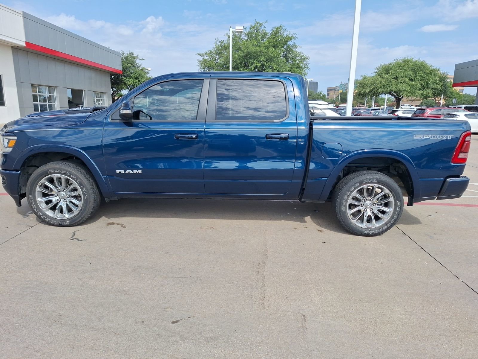 2022 Ram 1500 Laramie photo 2