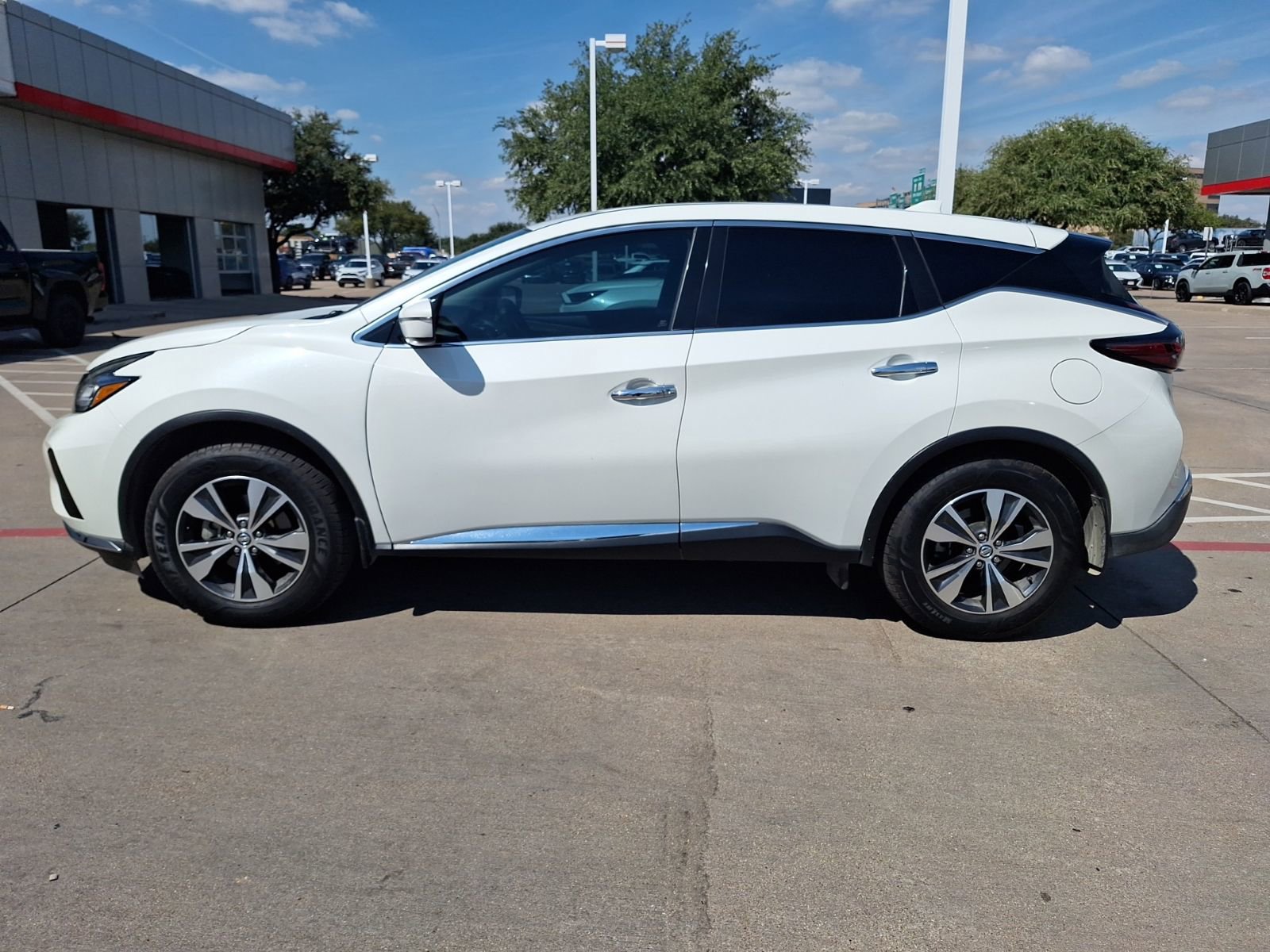 2020 Nissan Murano S photo 2