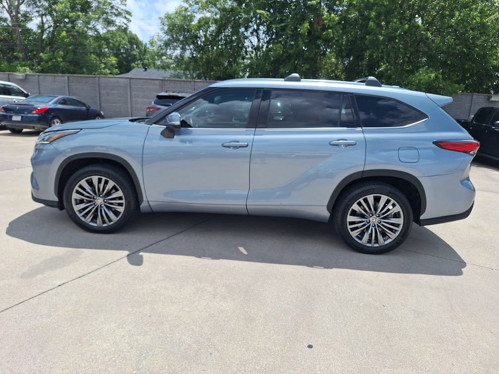 Used 2021 Toyota Highlander Platinum SUV