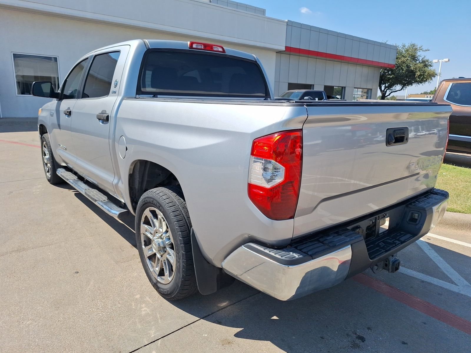 2014 Toyota Tundra CrewMax photo 2