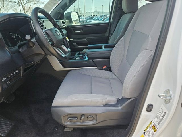 2025 Toyota Tundra SR5 - Photo 21