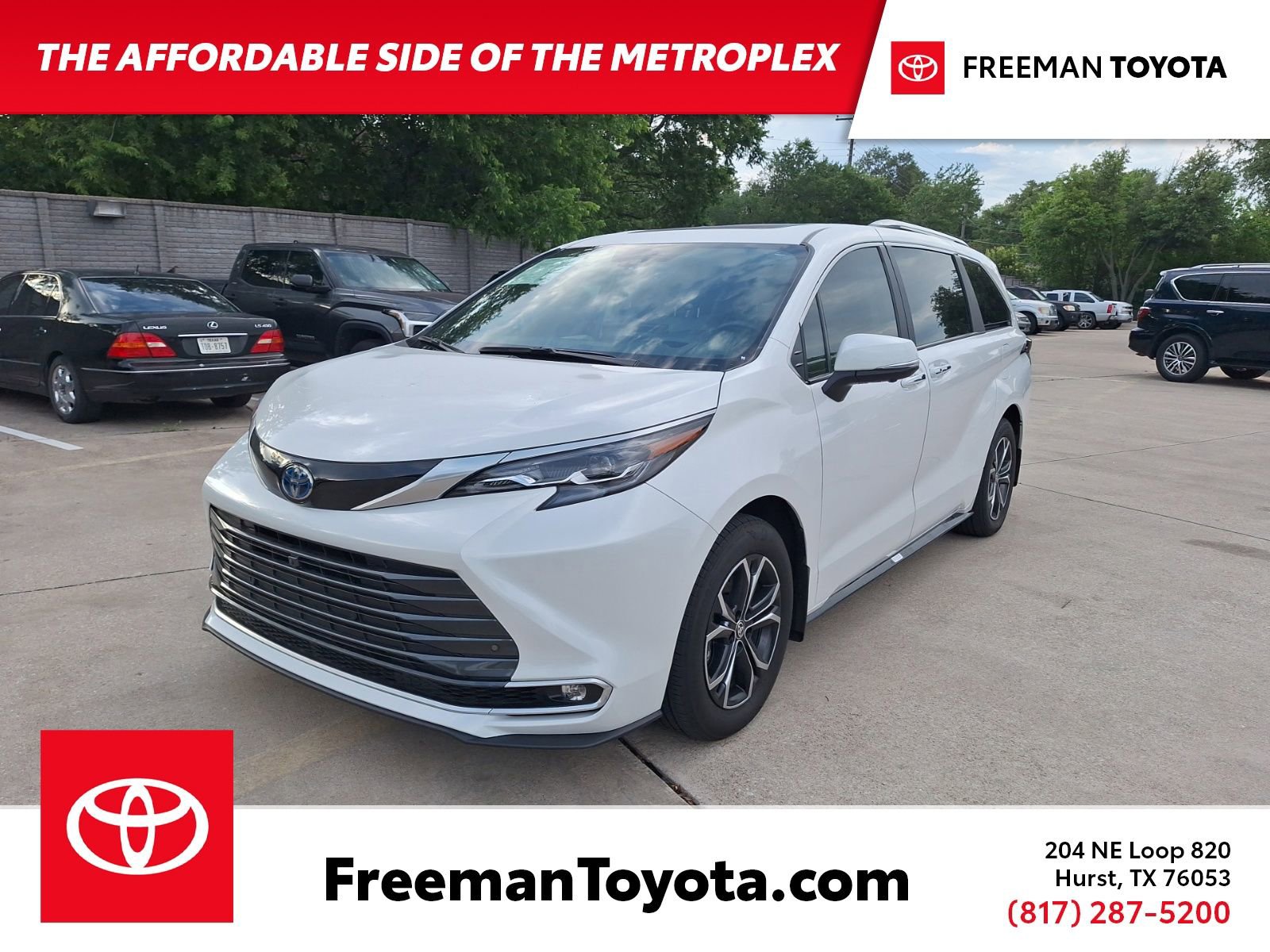 2025 Toyota Sienna Platinum 7-Passenger Hybrid AWD's photo