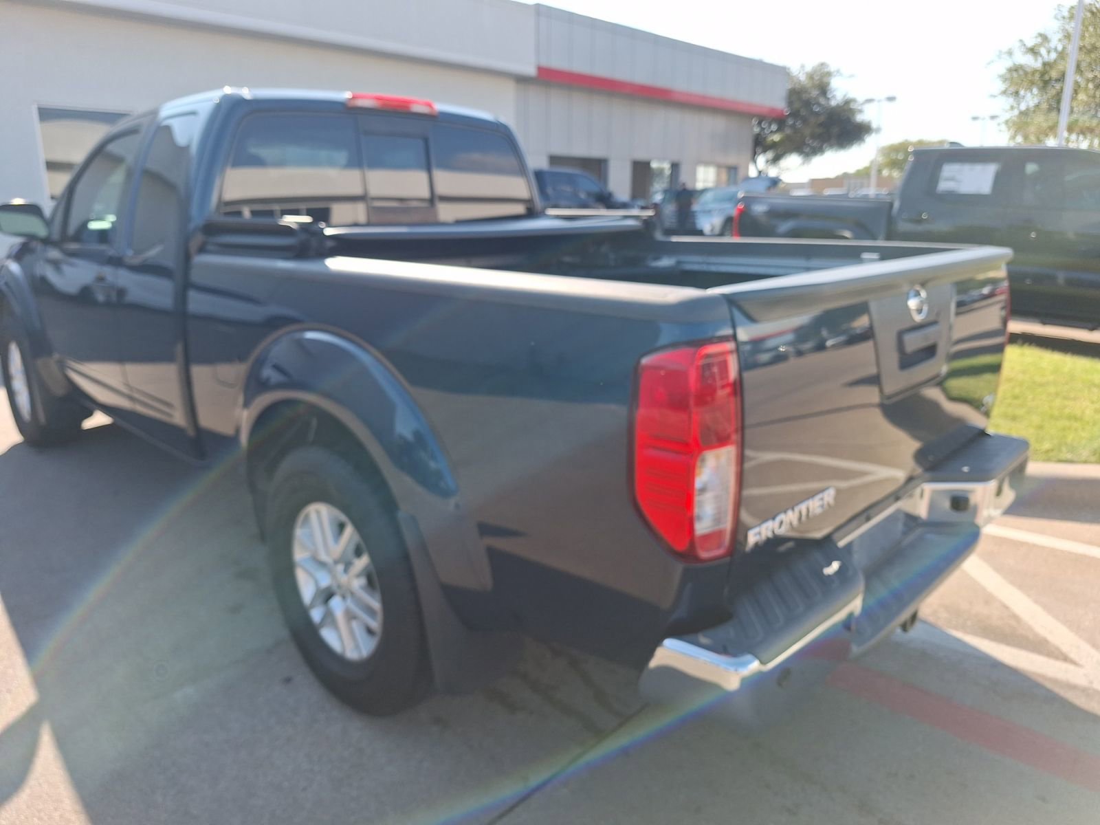 2019 Nissan Frontier SV photo 2