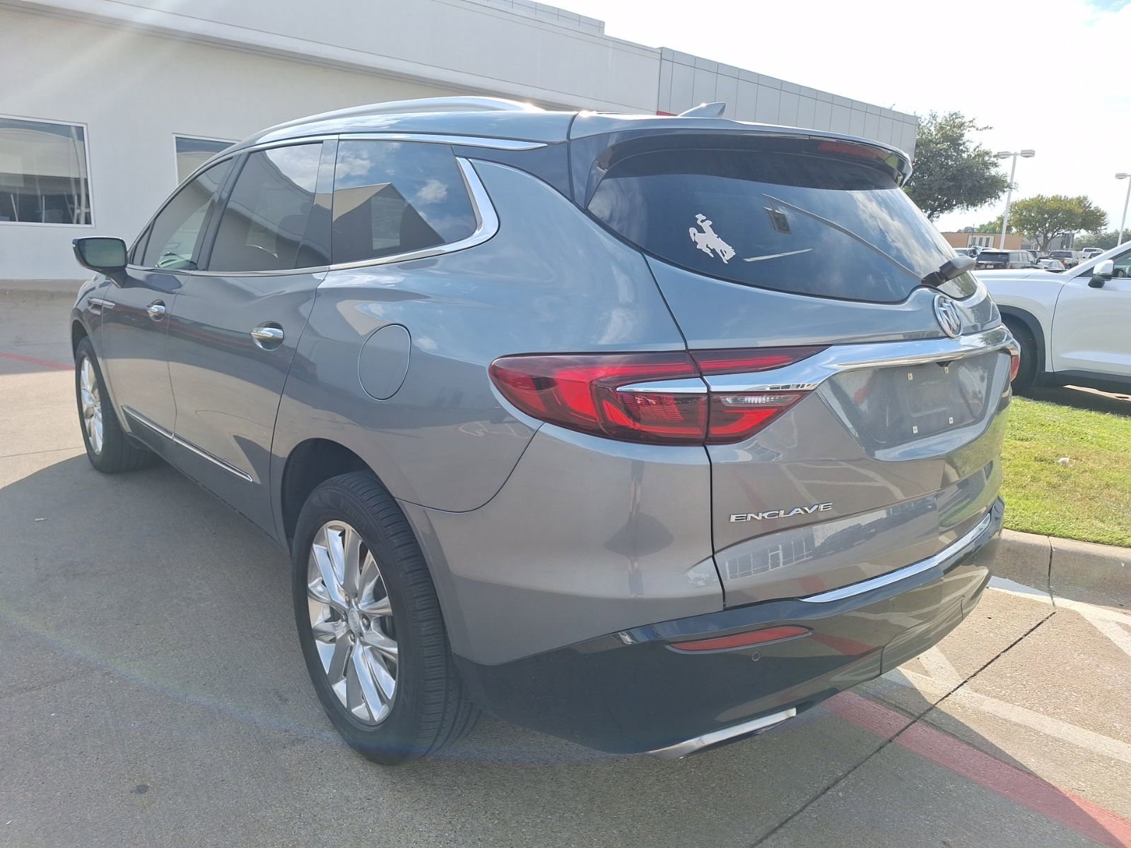 2021 Buick Enclave Essence photo 2