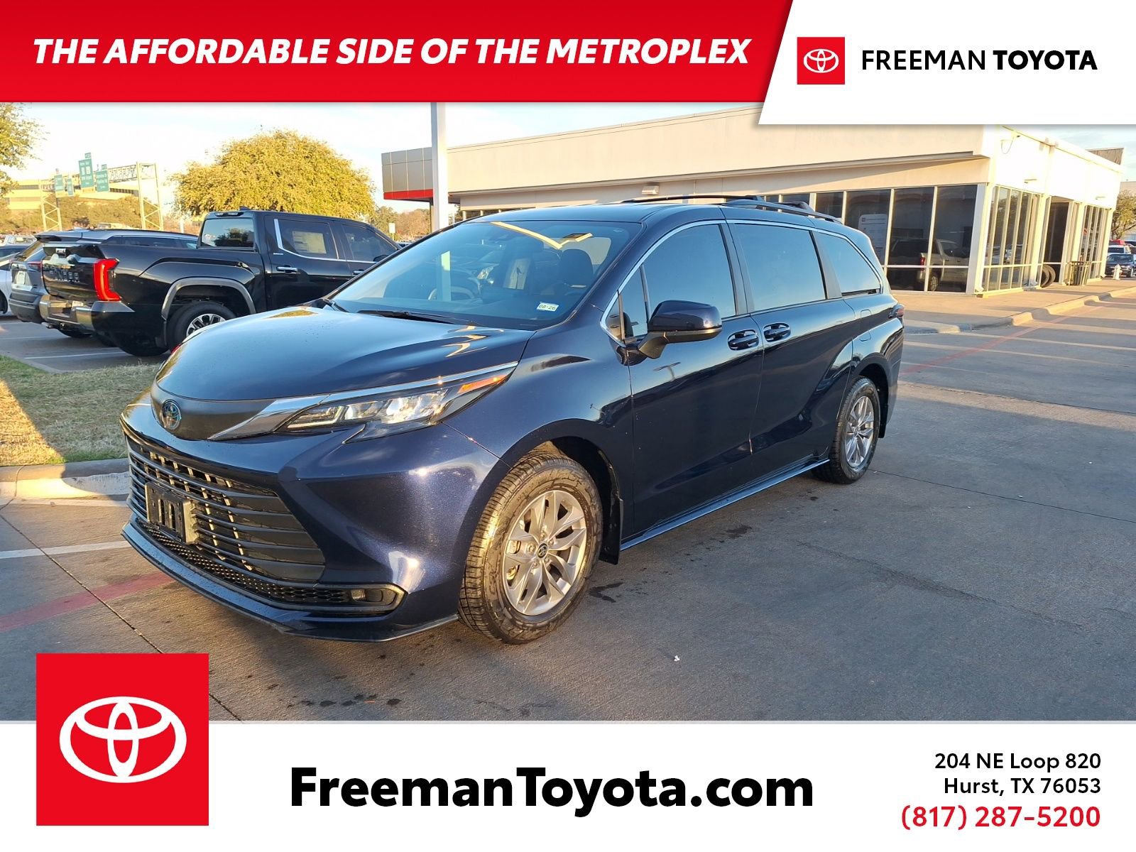 2024 Toyota Sienna LE's photo