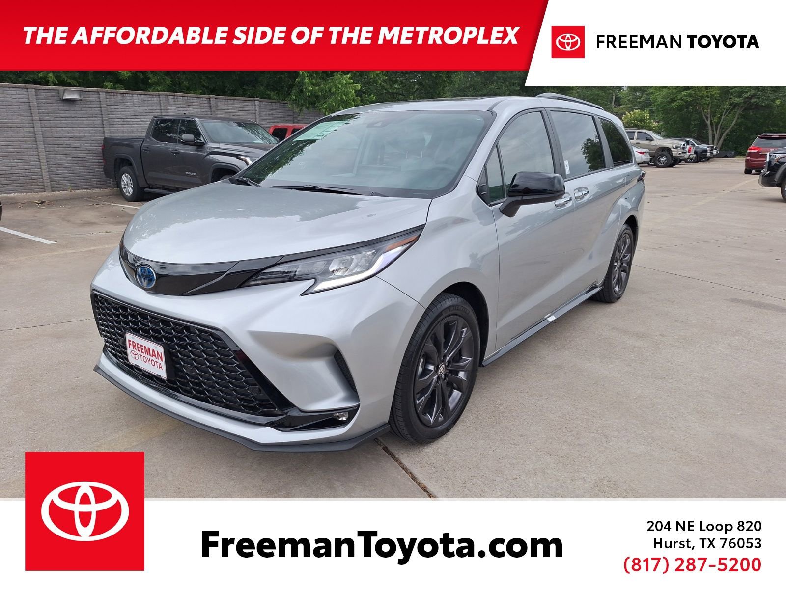2025 Toyota Sienna XSE 7-Passenger Hybrid FWD's photo