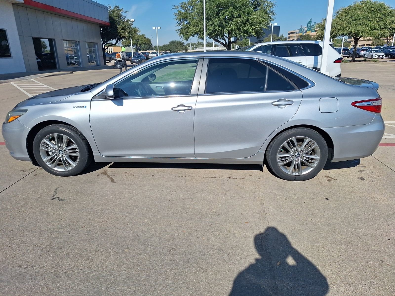 2015 Toyota Camry Hybrid photo 2