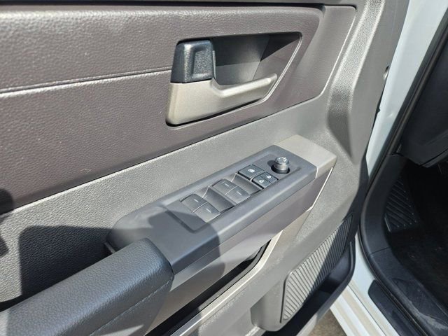 2025 Toyota Tundra SR5 - Photo 20