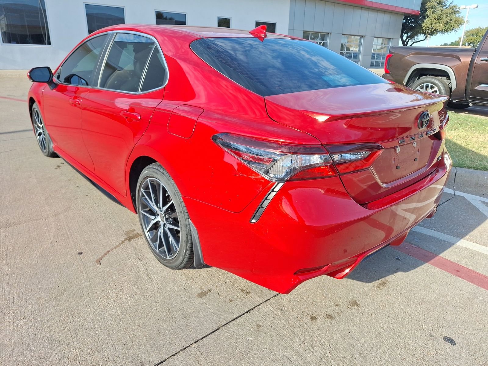 2023 Toyota Camry SE photo 3