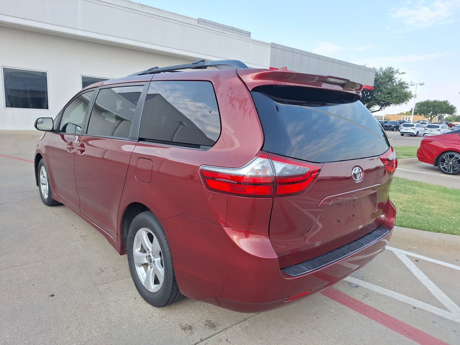 2020 Toyota Sienna photo 2