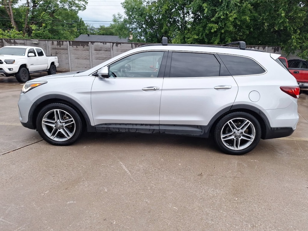 Used 2017 Hyundai Santa Fe SE Ultimate SUV