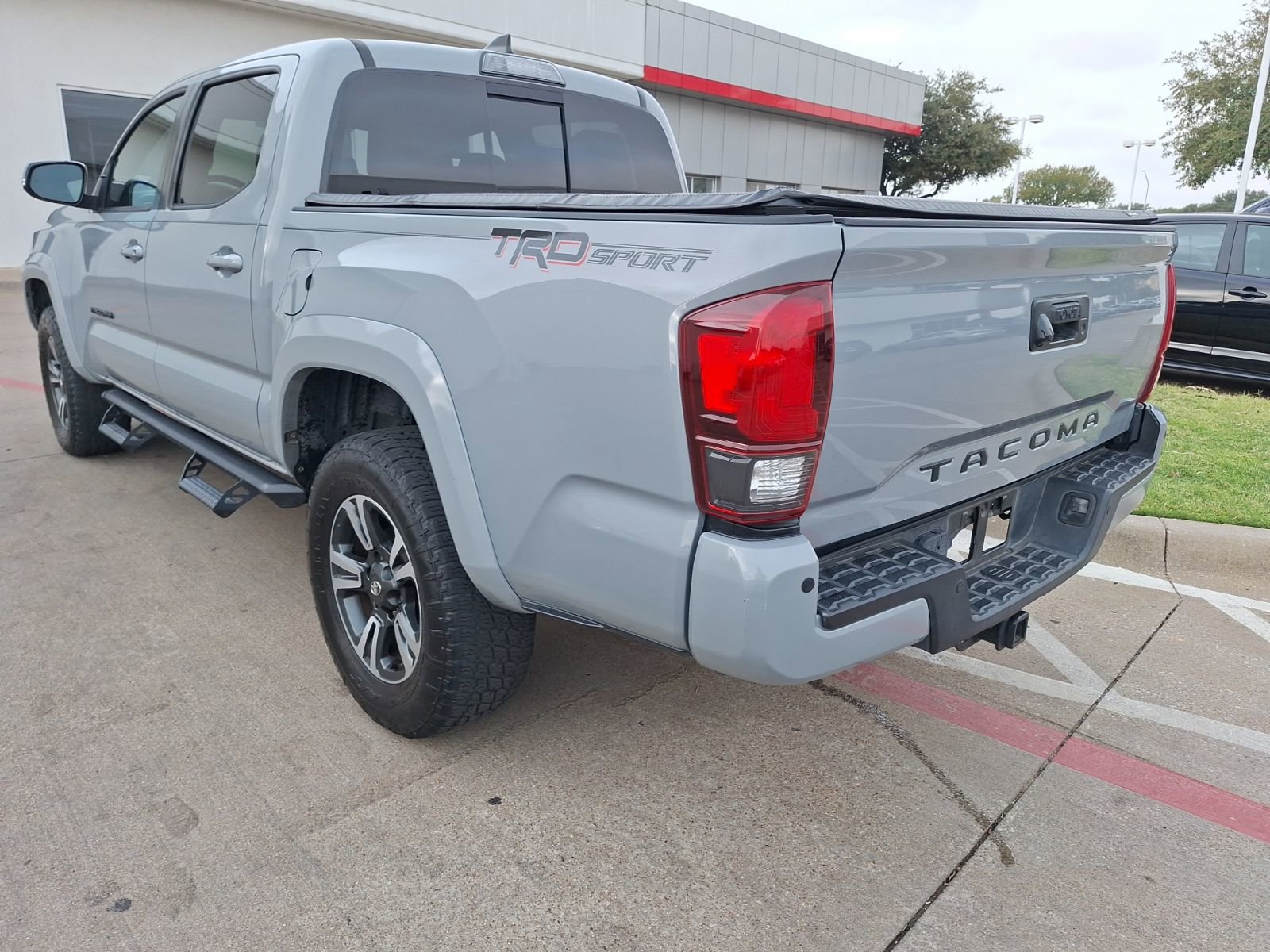 2019 Toyota Tacoma V6 photo 3