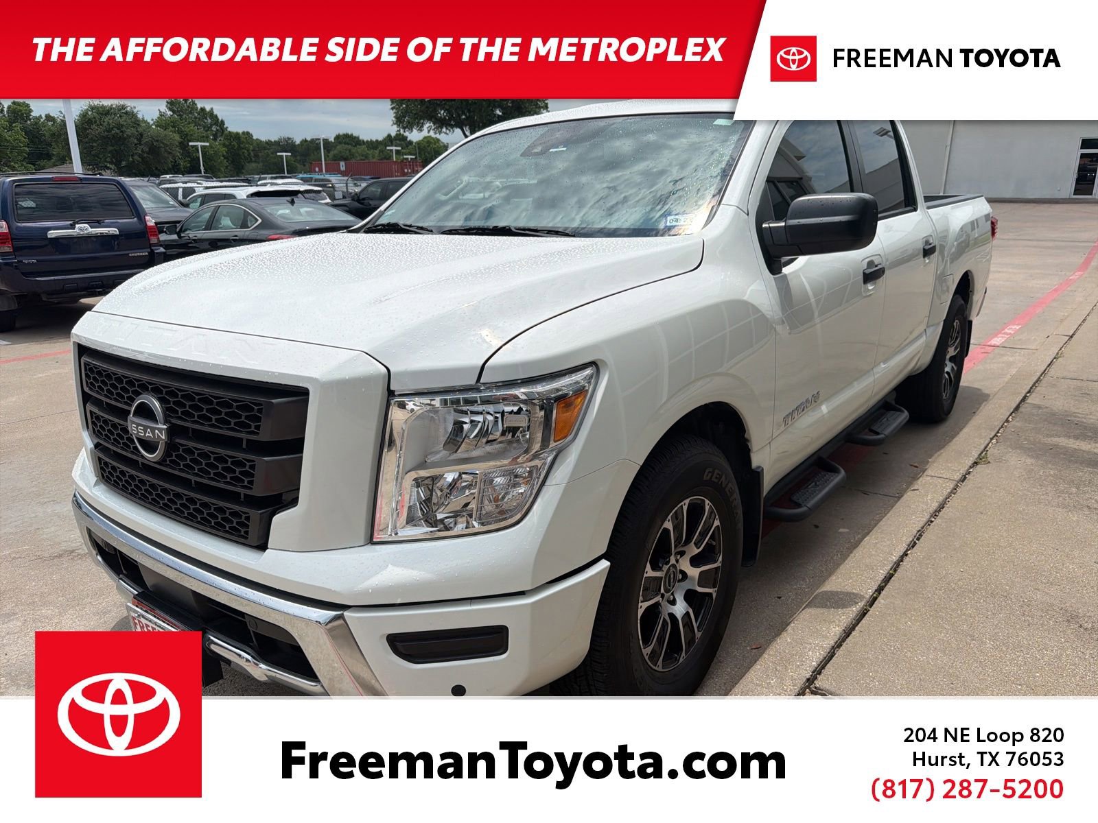 2024 Nissan Titan SV 4X2 Crew Cab's photo