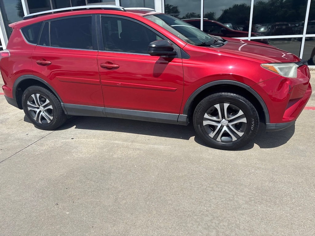Used 2016 Toyota RAV4 LE SUV