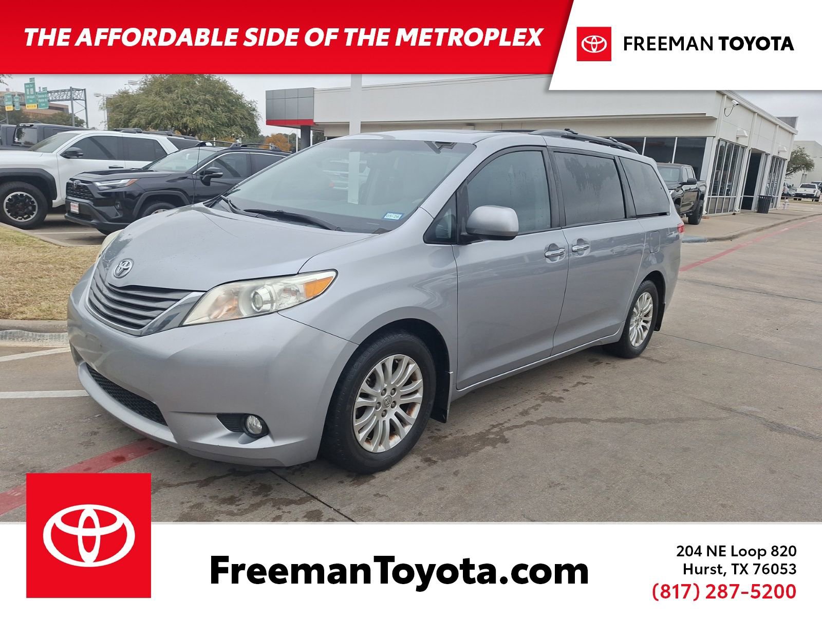 2013 Toyota Sienna XLE's photo