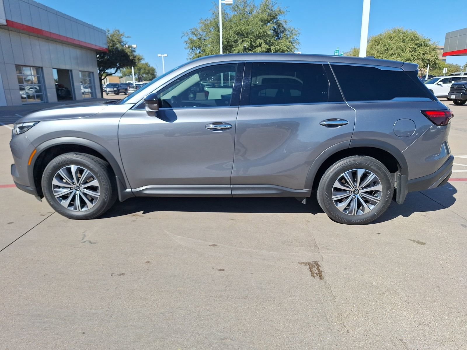 2025 Infiniti QX60 Pure photo 2