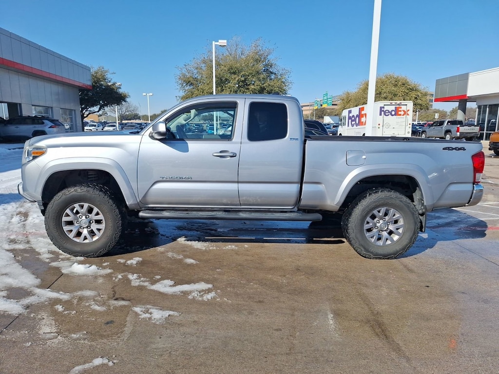 Used 2017 Toyota Tacoma SR5 Truck Access Cab