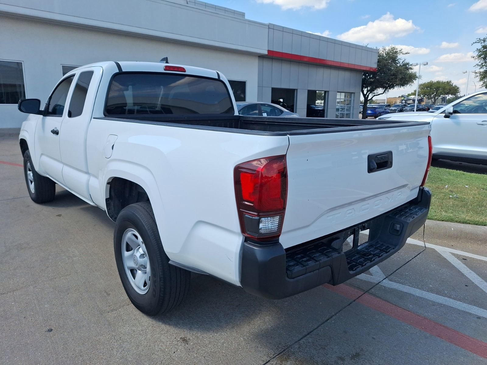 2022 Toyota Tacoma SR5 photo 3