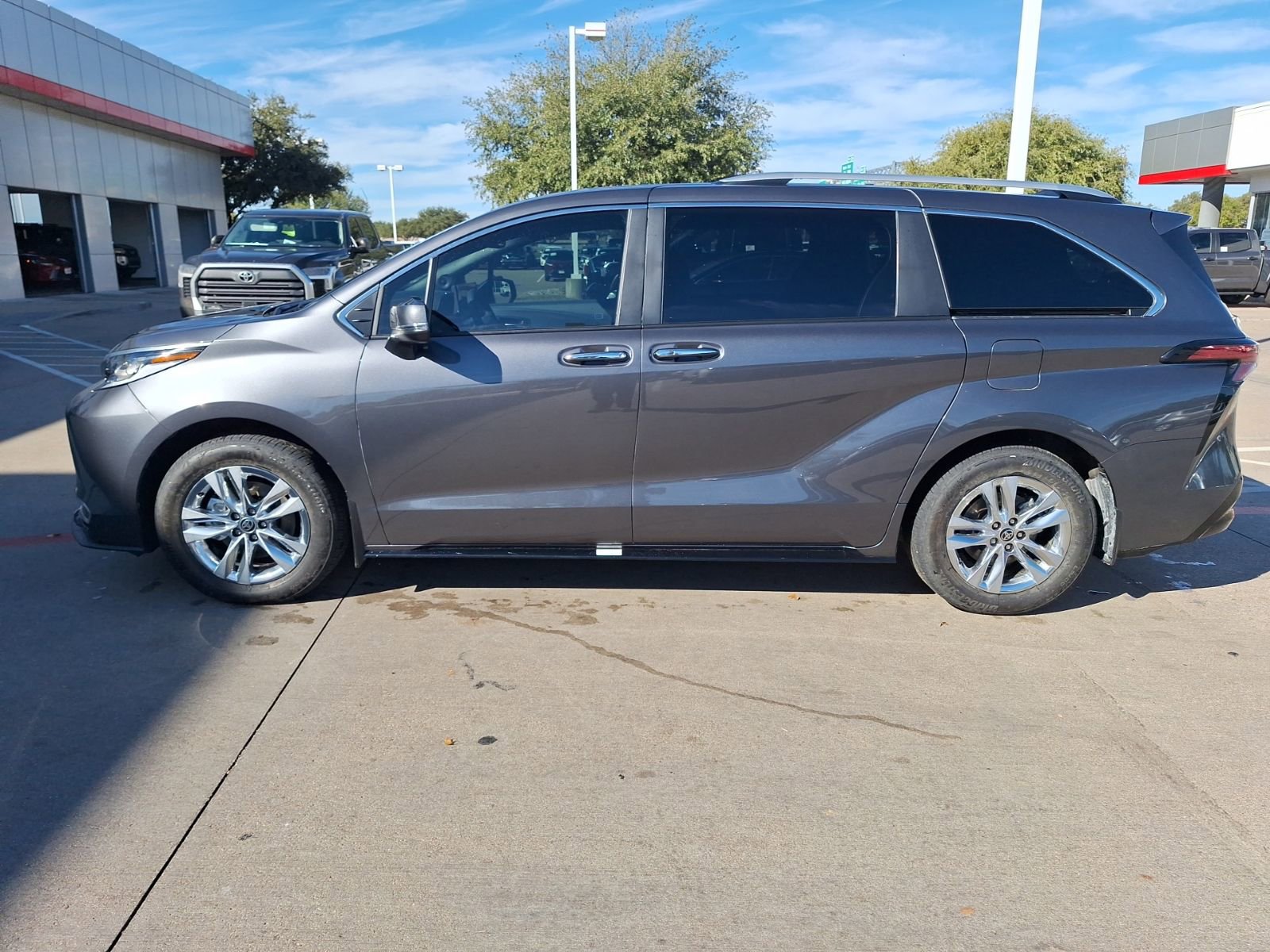 2025 Toyota Sienna Limited photo 2