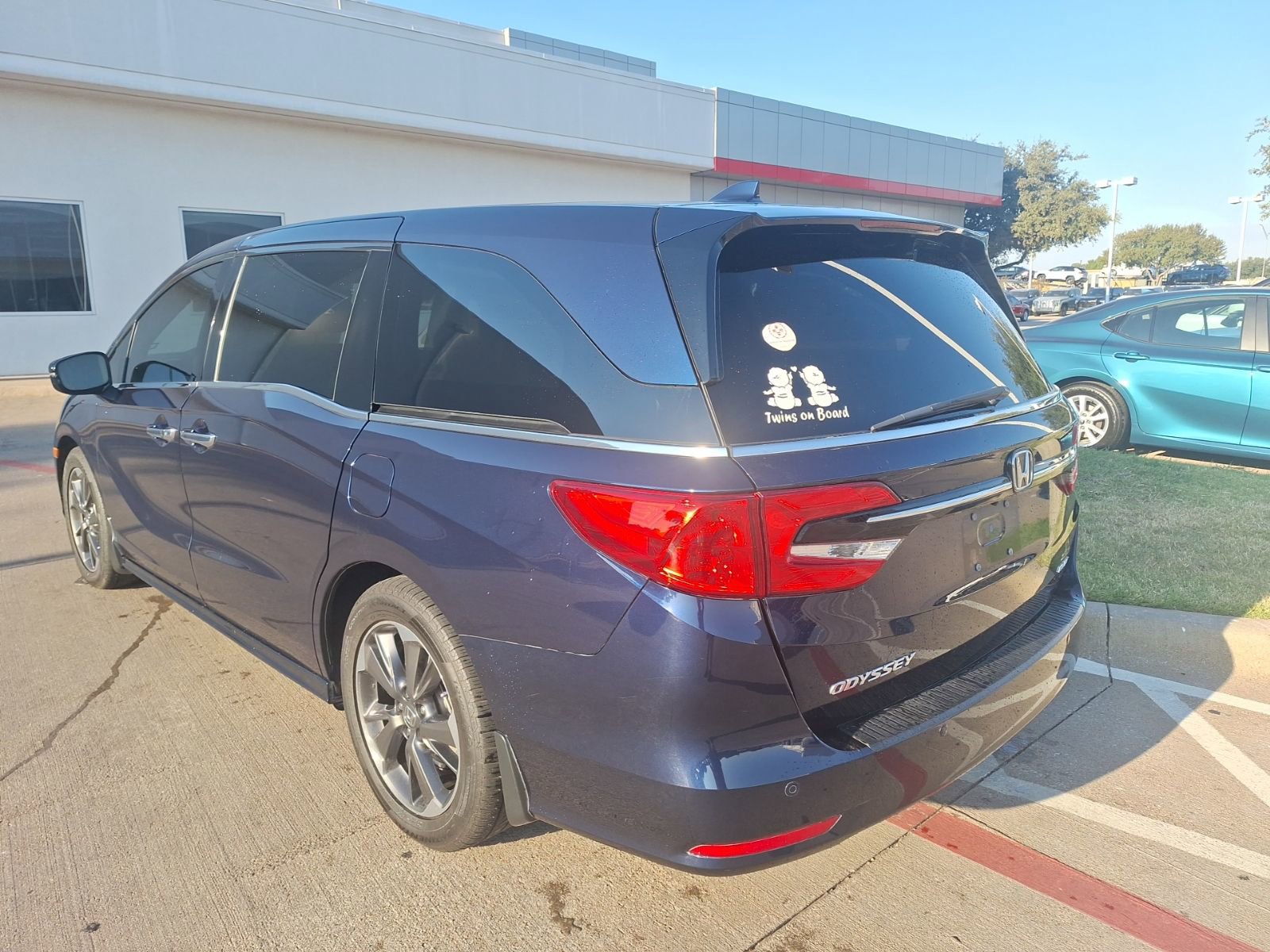 2022 Honda Odyssey Elite photo 3