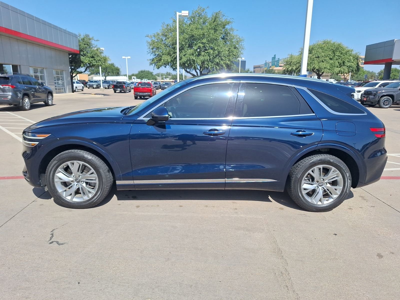 2023 Genesis GV70 2.5T photo 2