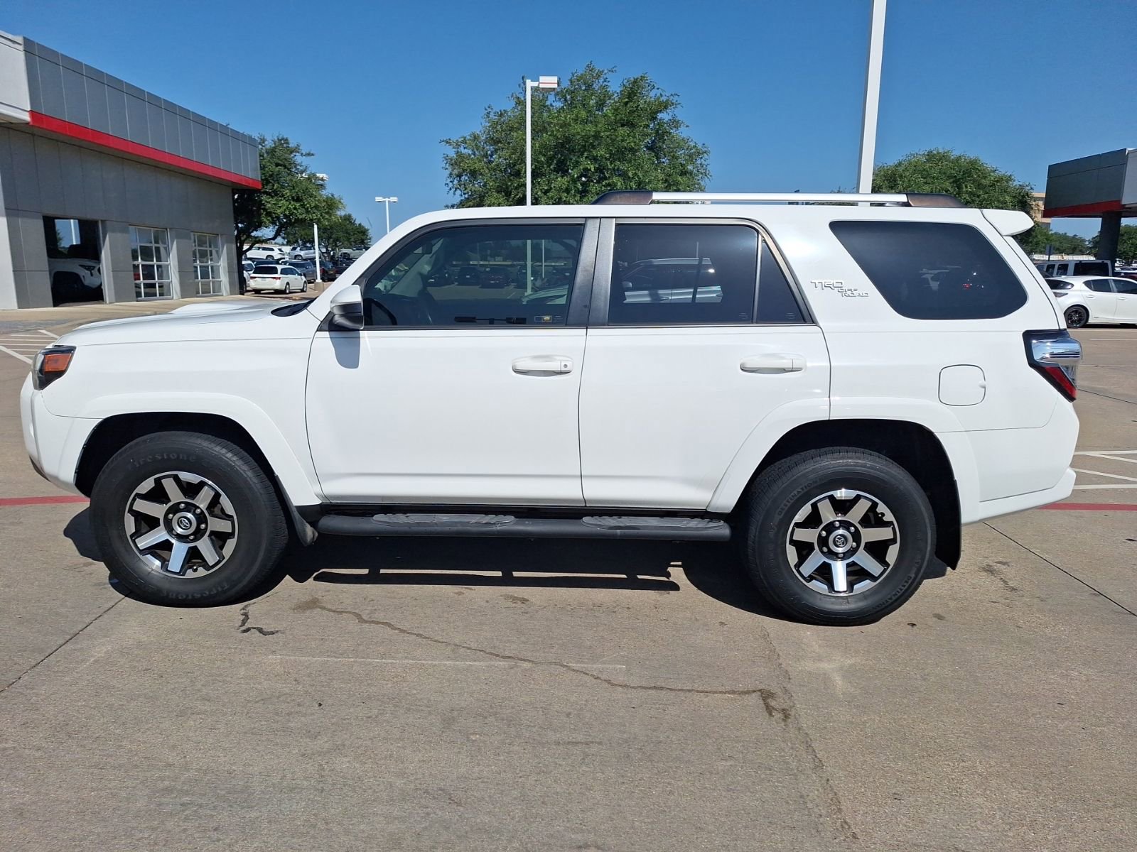 2018 Toyota 4Runner TRD Off-Road photo 2