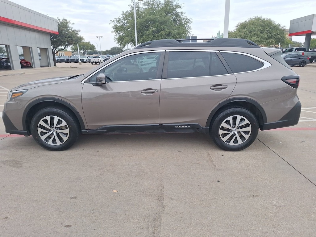 Used 2022 Subaru Outback Premium SUV