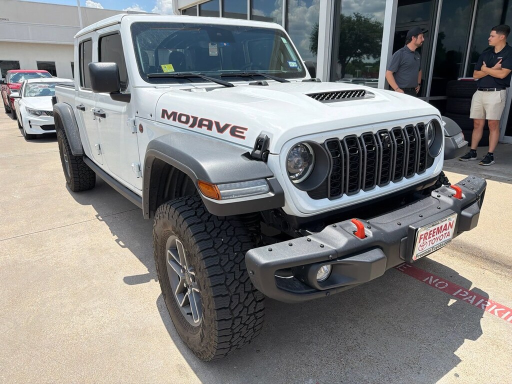 Used 2025 Jeep Gladiator Mojave Truck Crew Cab