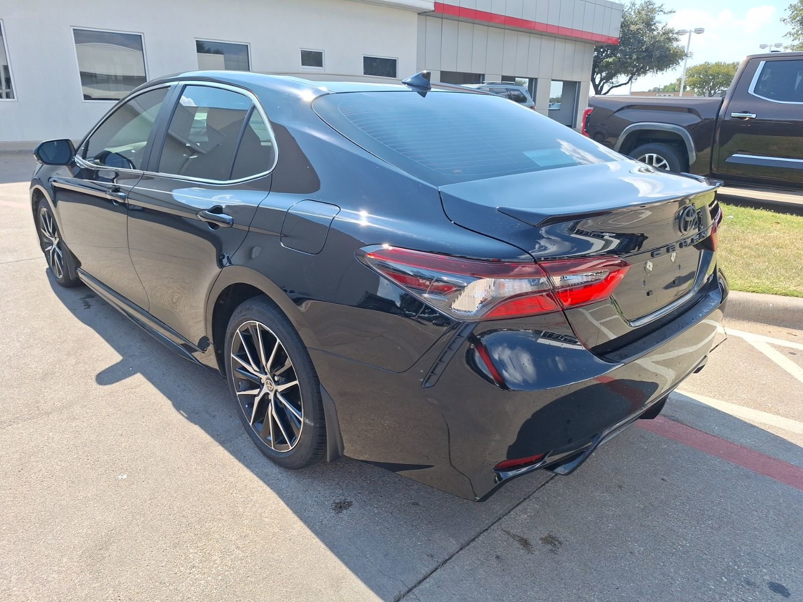 2024 Toyota Camry SE photo 2