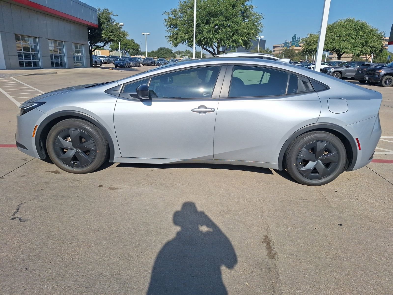 2023 Toyota Prius photo 2