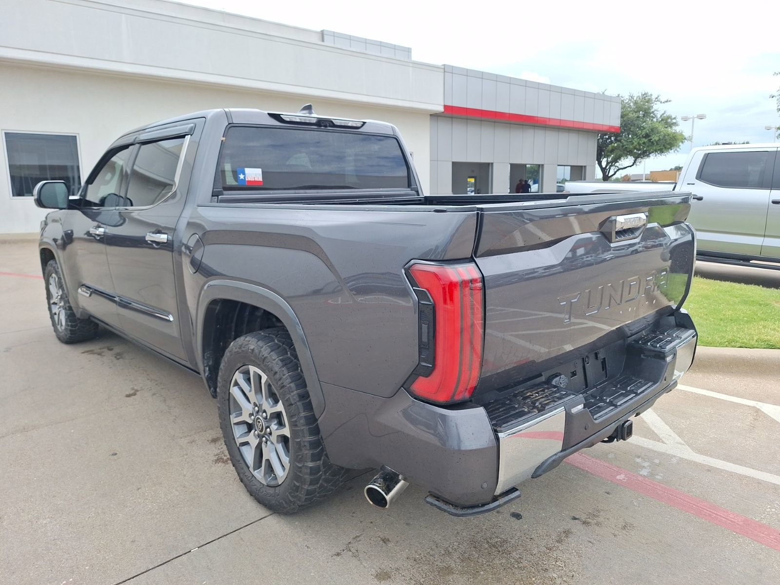 2022 Toyota Tundra 1794 Edition photo 3