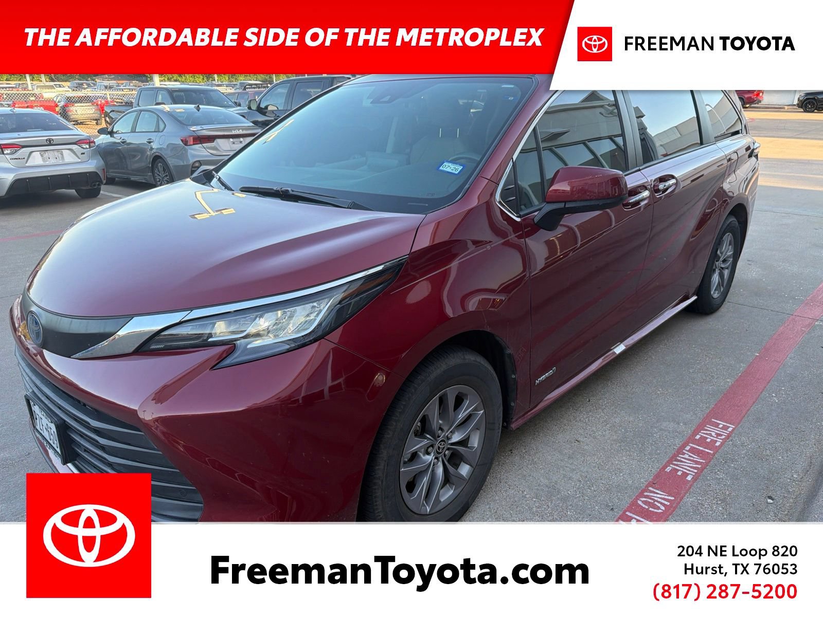 2021 Toyota Sienna XLE 8-Passenger Hybrid FWD's photo