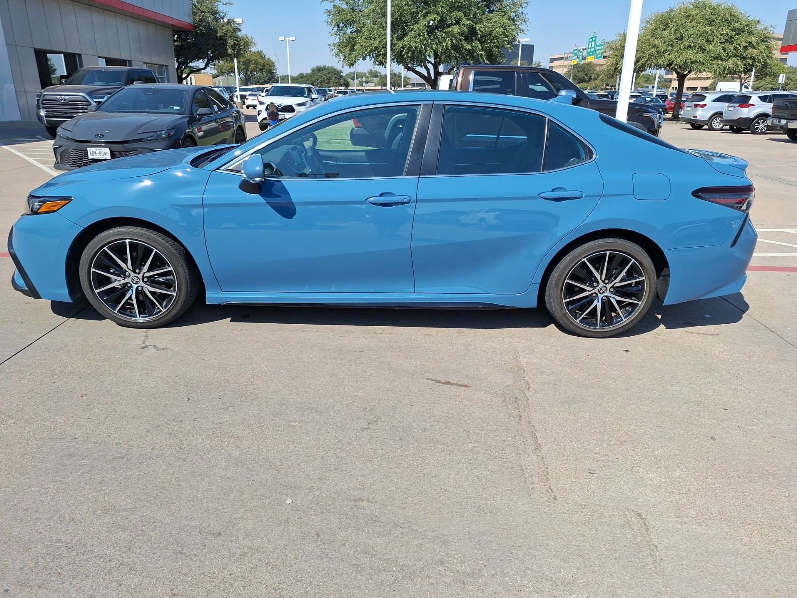 2024 Toyota Camry SE photo 2