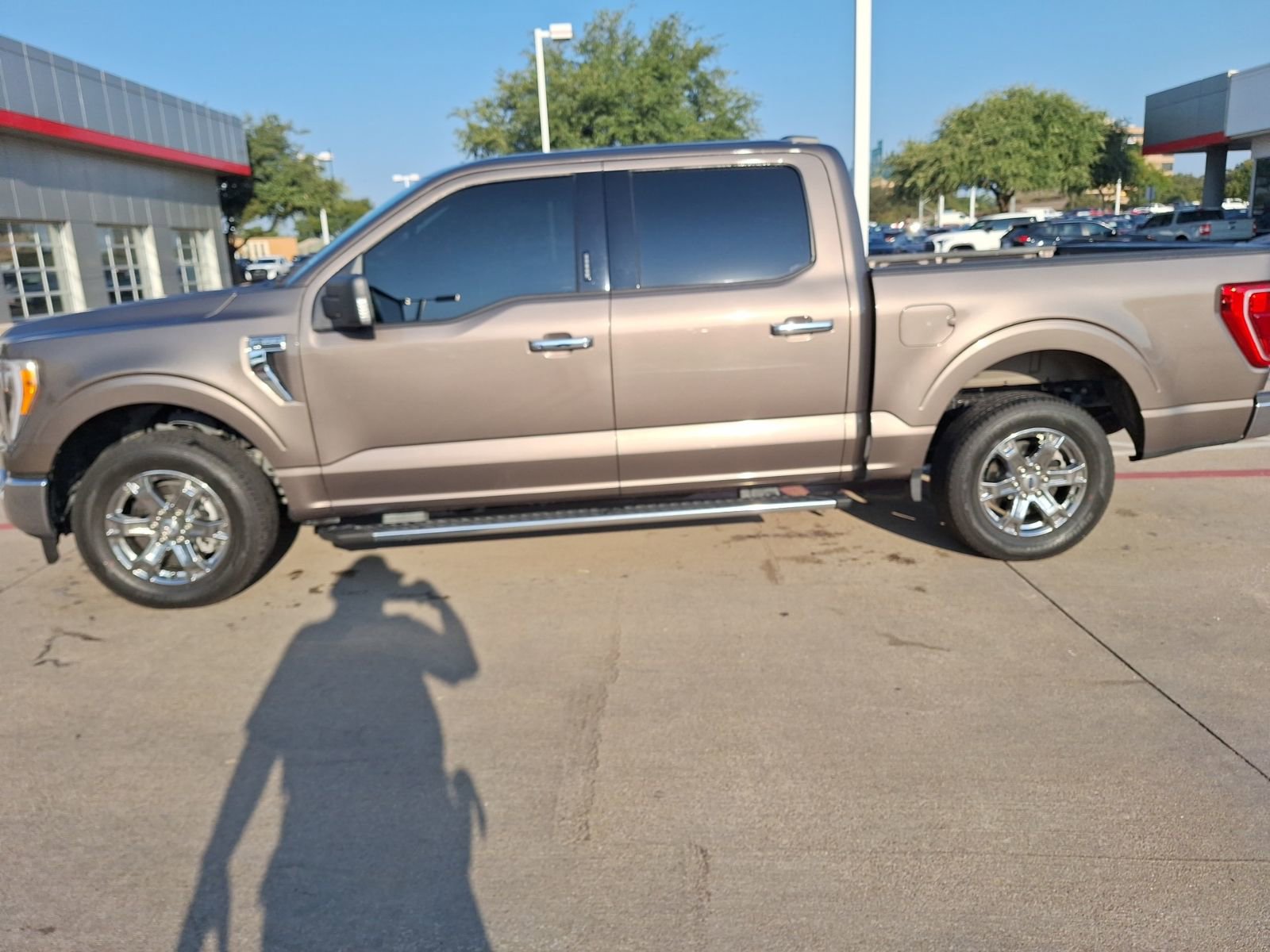 2023 Ford F-150 photo 2