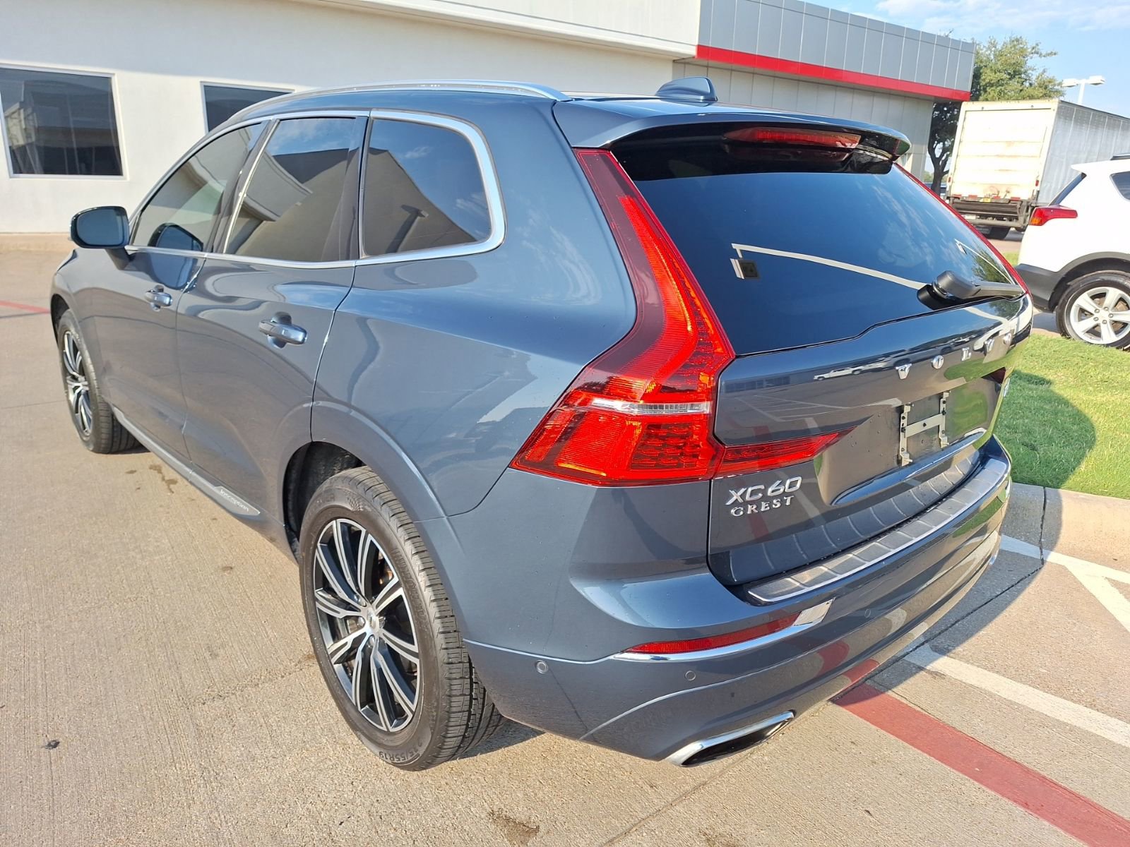 2018 Volvo XC60 T5 Inscription photo 2
