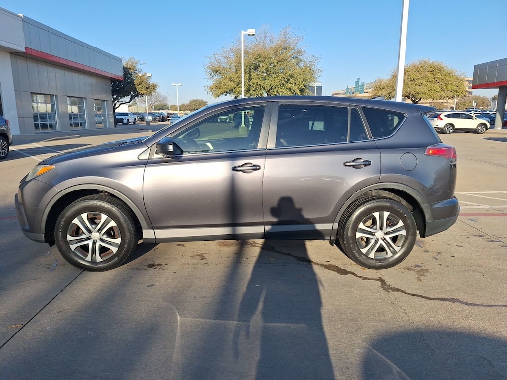 Used 2018 Toyota RAV4 LE SUV