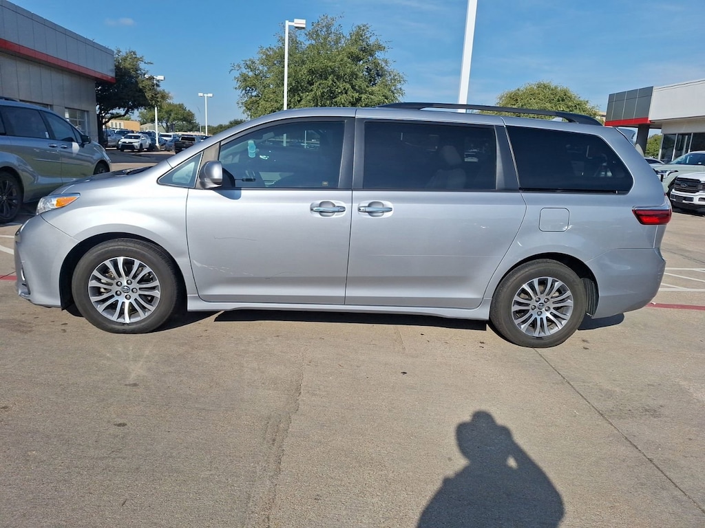 Used 2018 Toyota Sienna 7 Passenger Van Passenger Van