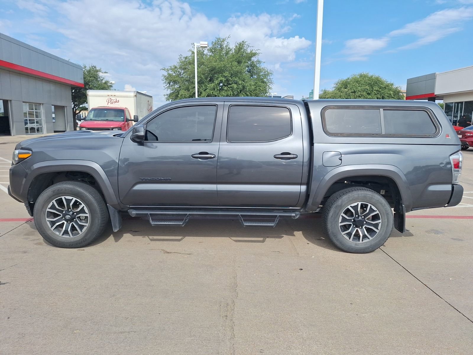 2022 Toyota Tacoma V6 photo 2