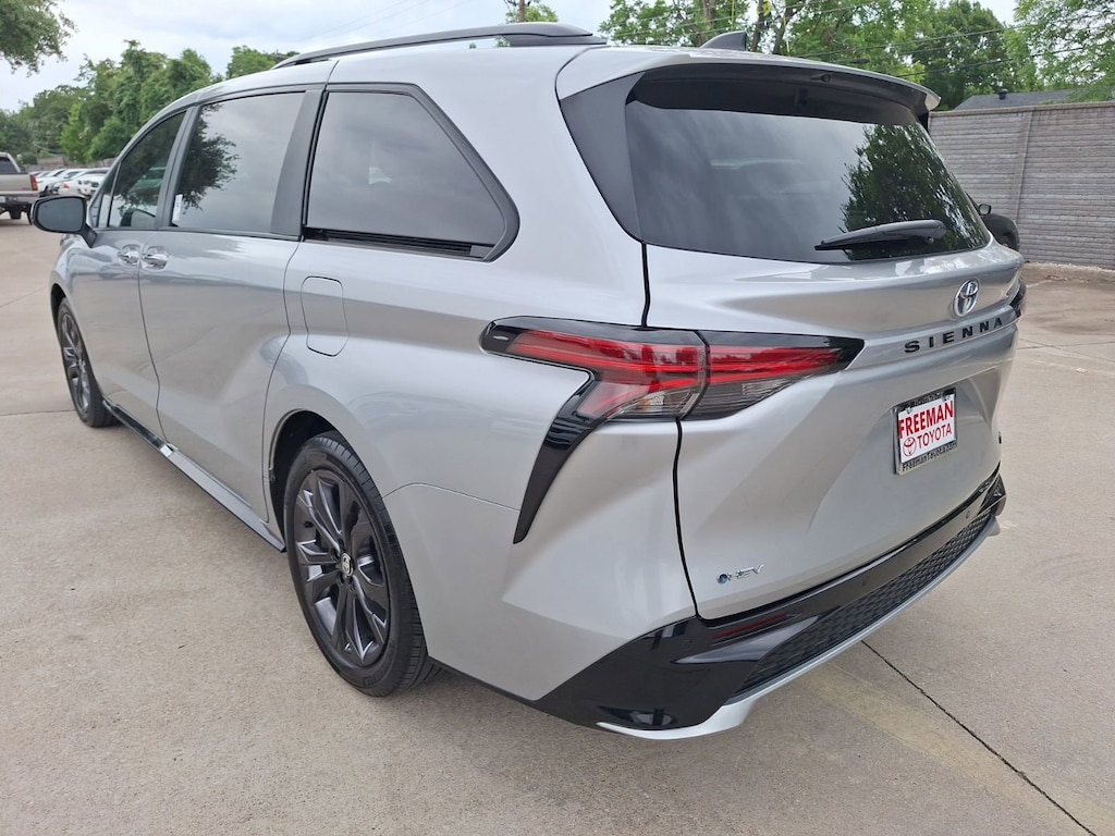 Used 2025 Toyota Sienna 7 Passenger Van Passenger Van