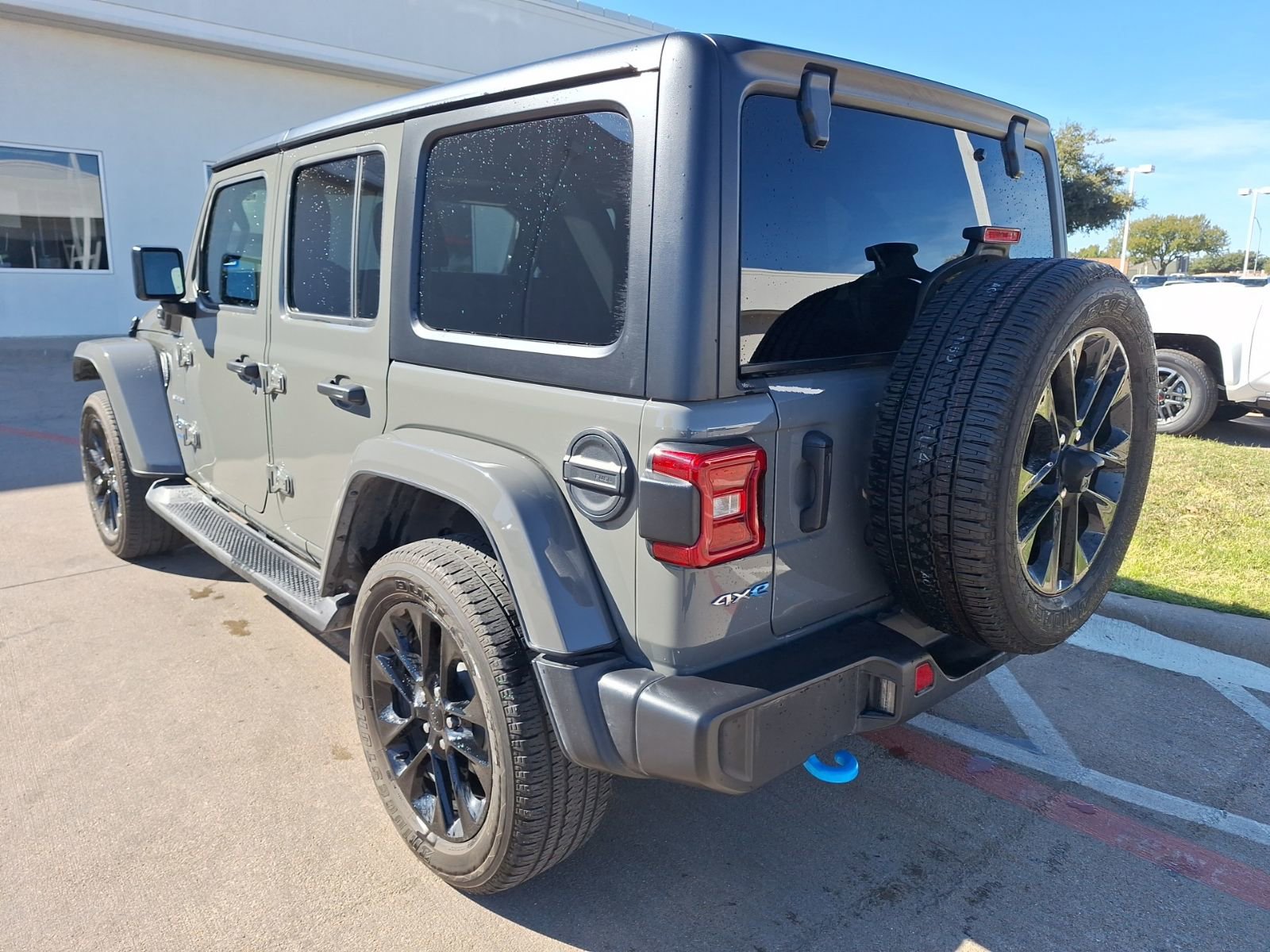 2023 Jeep Wrangler Sahara 4xe photo 2