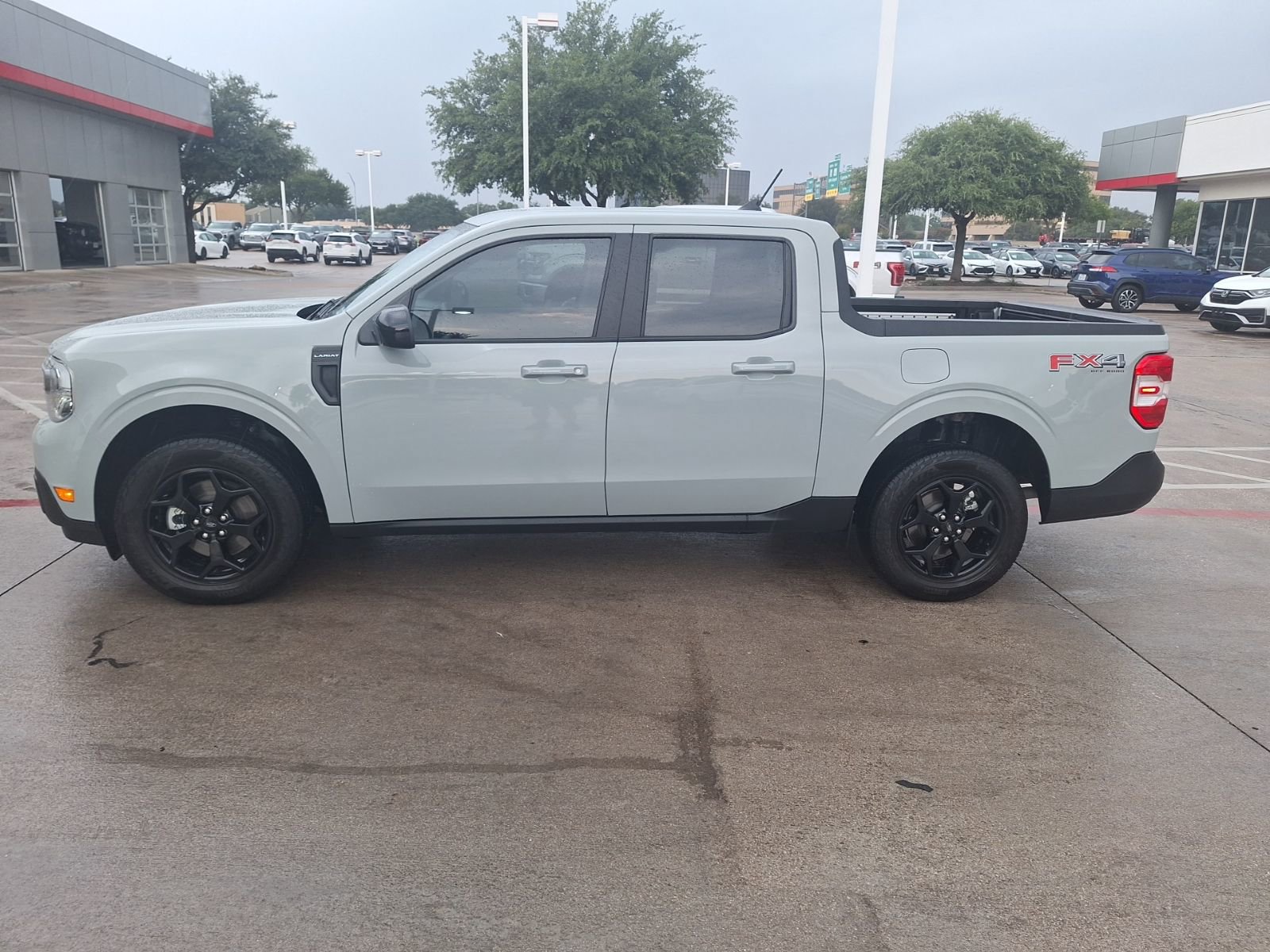 2024 Ford Maverick Lariat photo 2